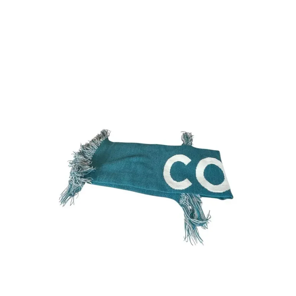 Columbus Teal And‎ Cream Knit Rectangular Fringed Scarf 31